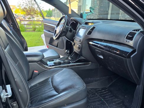 Used 2014 Kia Sorento SX w/ 3rd Row Package image 10