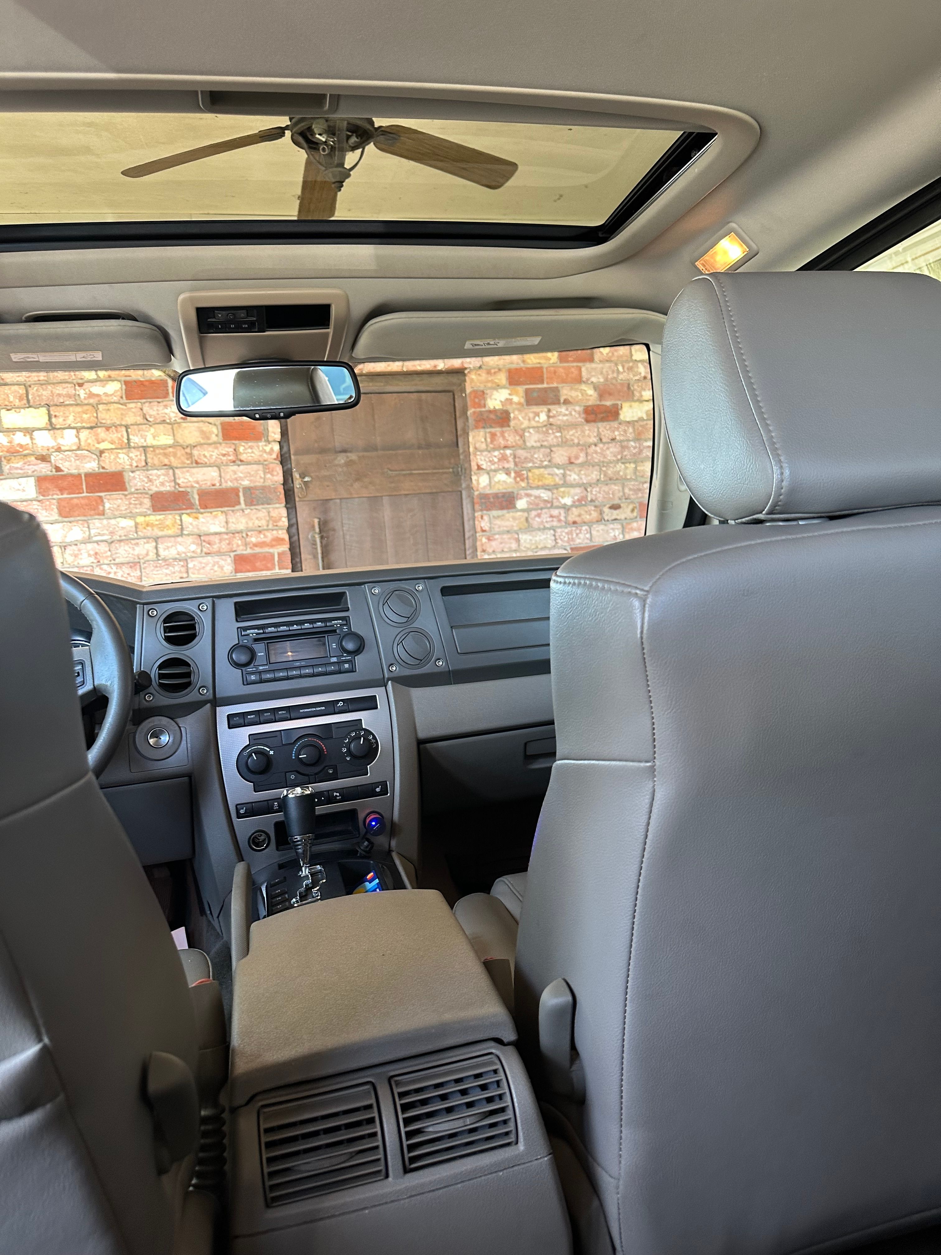 Used 2006 Jeep Commander 4WD image 9
