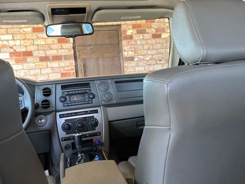 Used 2006 Jeep Commander 4WD image 9