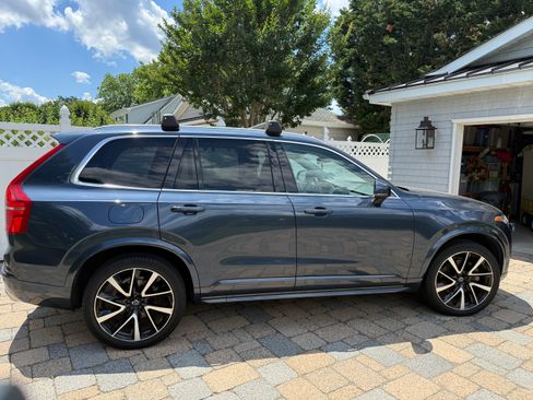 Used 2020 Volvo XC90 T6 Momentum w/ Protection Package AWD/4WD image 4