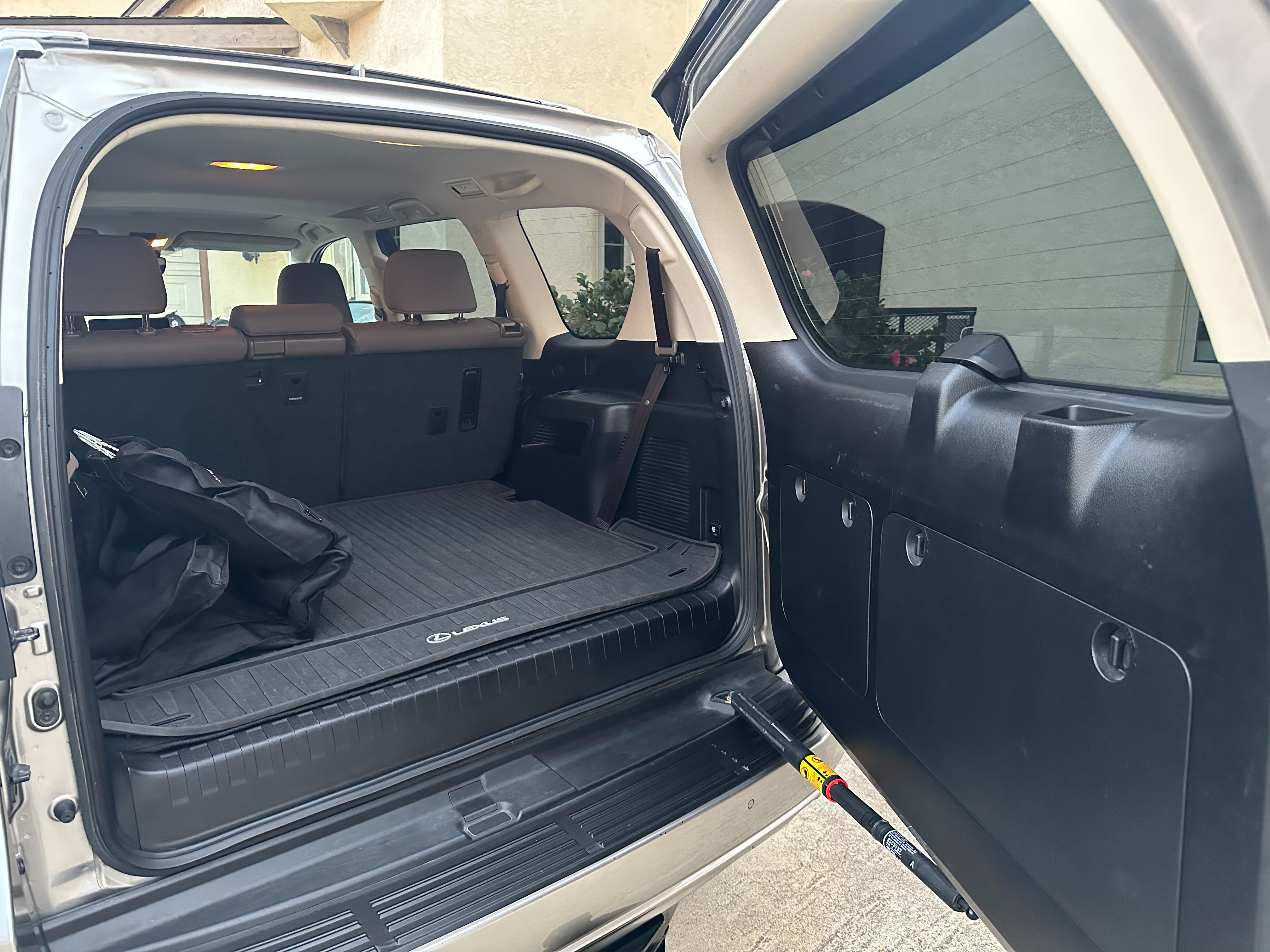 Used 2023 Lexus GX 460 Premium w/ Premium Package AWD/4WD image 12