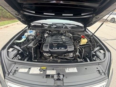 Used 2015 Volkswagen Touareg VR6 image 17