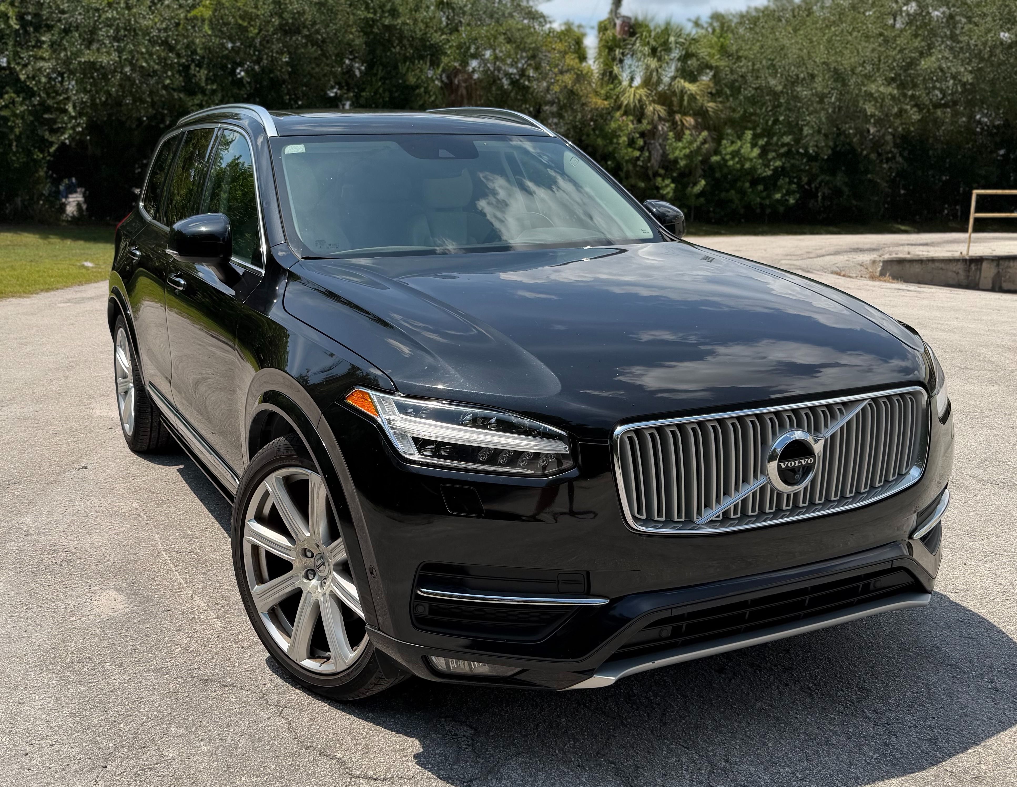 Used 2016 Volvo XC90 T6 Inscription w/ Vision Package AWD/4WD image 6