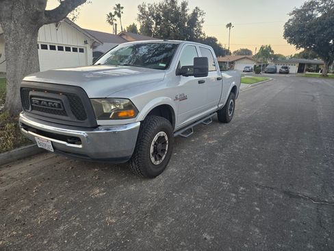Used 2015 RAM 2500 Tradesman w/ Chrome Appearance Group image 5