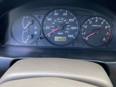 Used 2002 MAZDA Protege FWD image 6