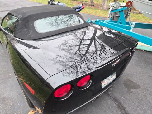 Used 2006 Chevrolet Corvette Convertible w/ Preferred Equipment Group image 8