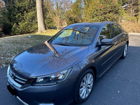 Used 2015 Honda Accord EX-L image 2