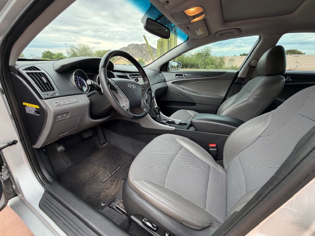 Used 2011 Hyundai Sonata SE w/ Navigation & Sunroof Pkg 4 FWD image 10