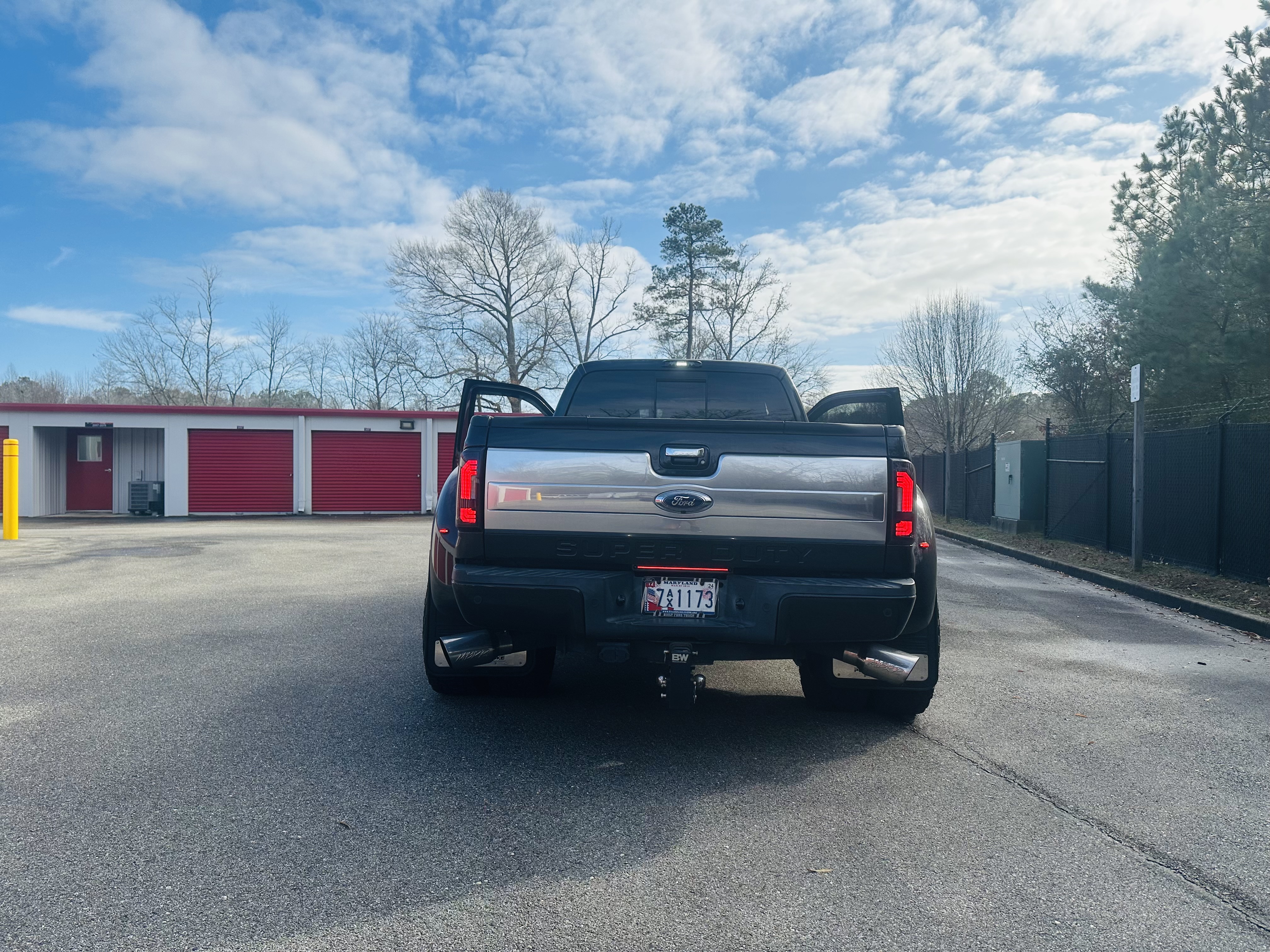 Used 2015 Ford F350 Platinum w/ Snow Plow Prep Package AWD/4WD image 5