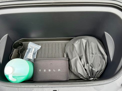 Used 2023 Tesla Model Y Long Range image 15