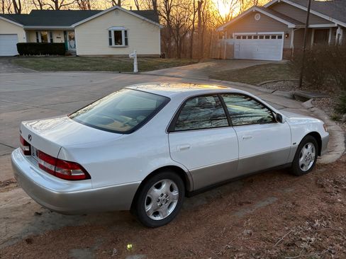 Used 2000 Lexus ES 330 300 Sedan 4D image 6