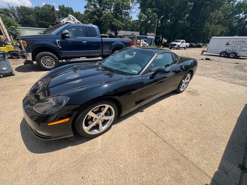 Used 2008 Chevrolet Corvette Coupe w/ Preferred Equipment Group RWD image 1