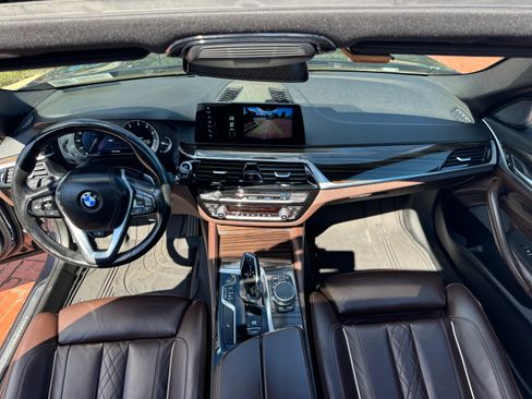 Used 2018 BMW 540i xDrive w/ Premium Package image 13