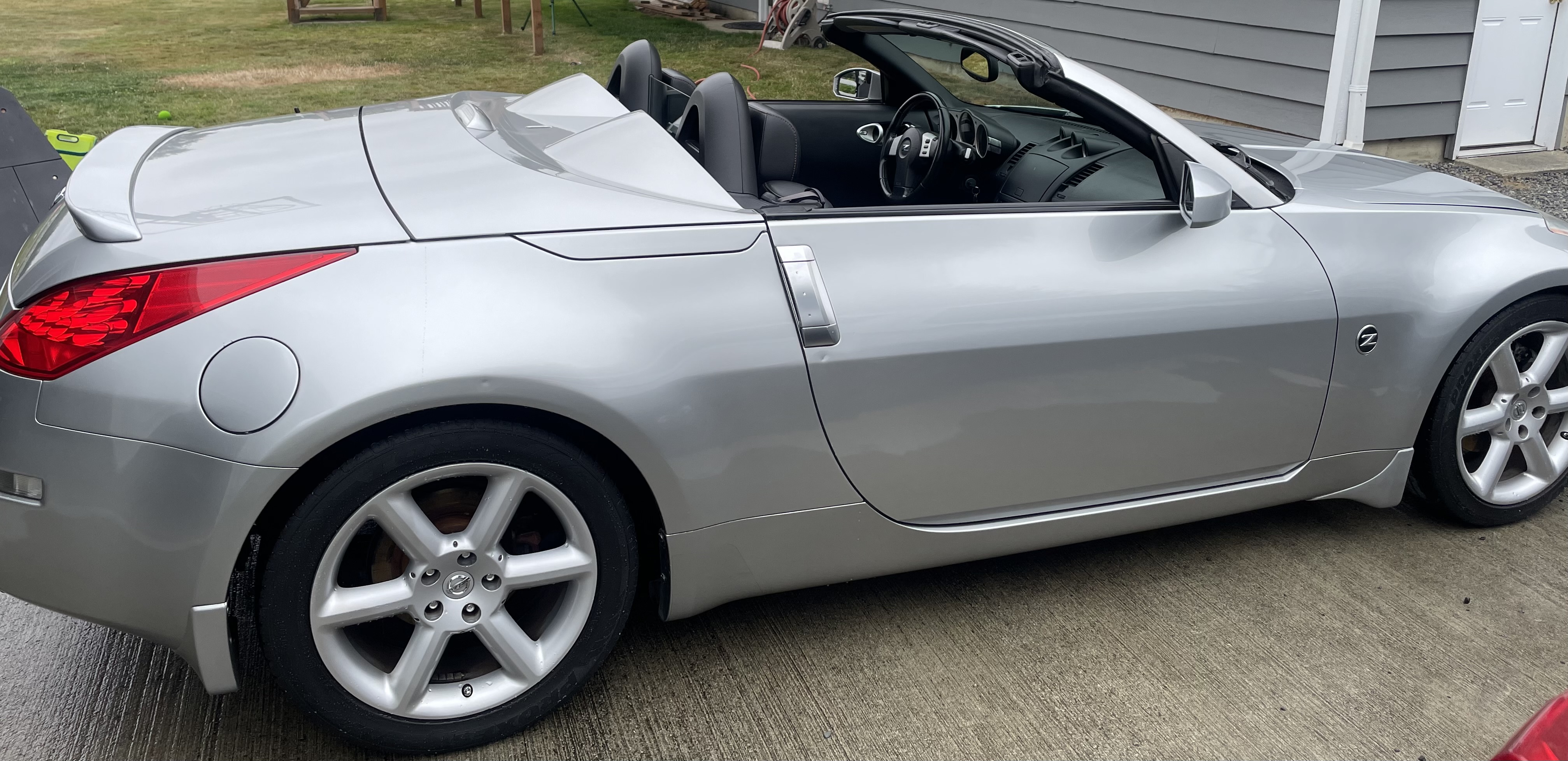 Used 2005 Nissan 350Z Touring RWD image 1