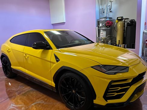 Used 2019 Lamborghini Urus image 15