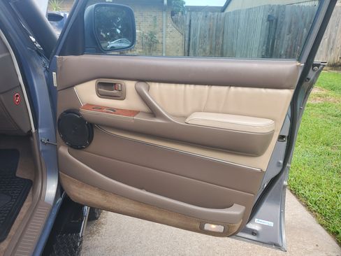 Used 1996 Toyota Land Cruiser image 18