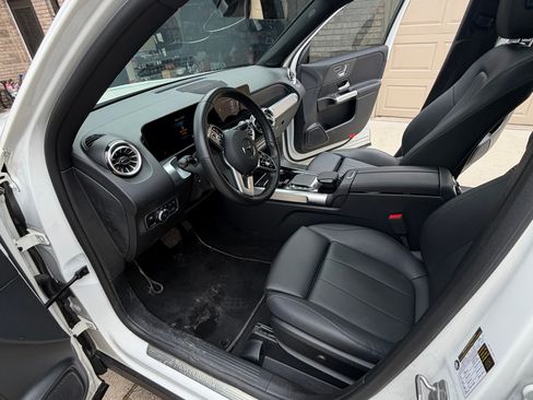 Used 2023 Mercedes-Benz GLB 250 250 4MATIC Sport Utility 4D image 10