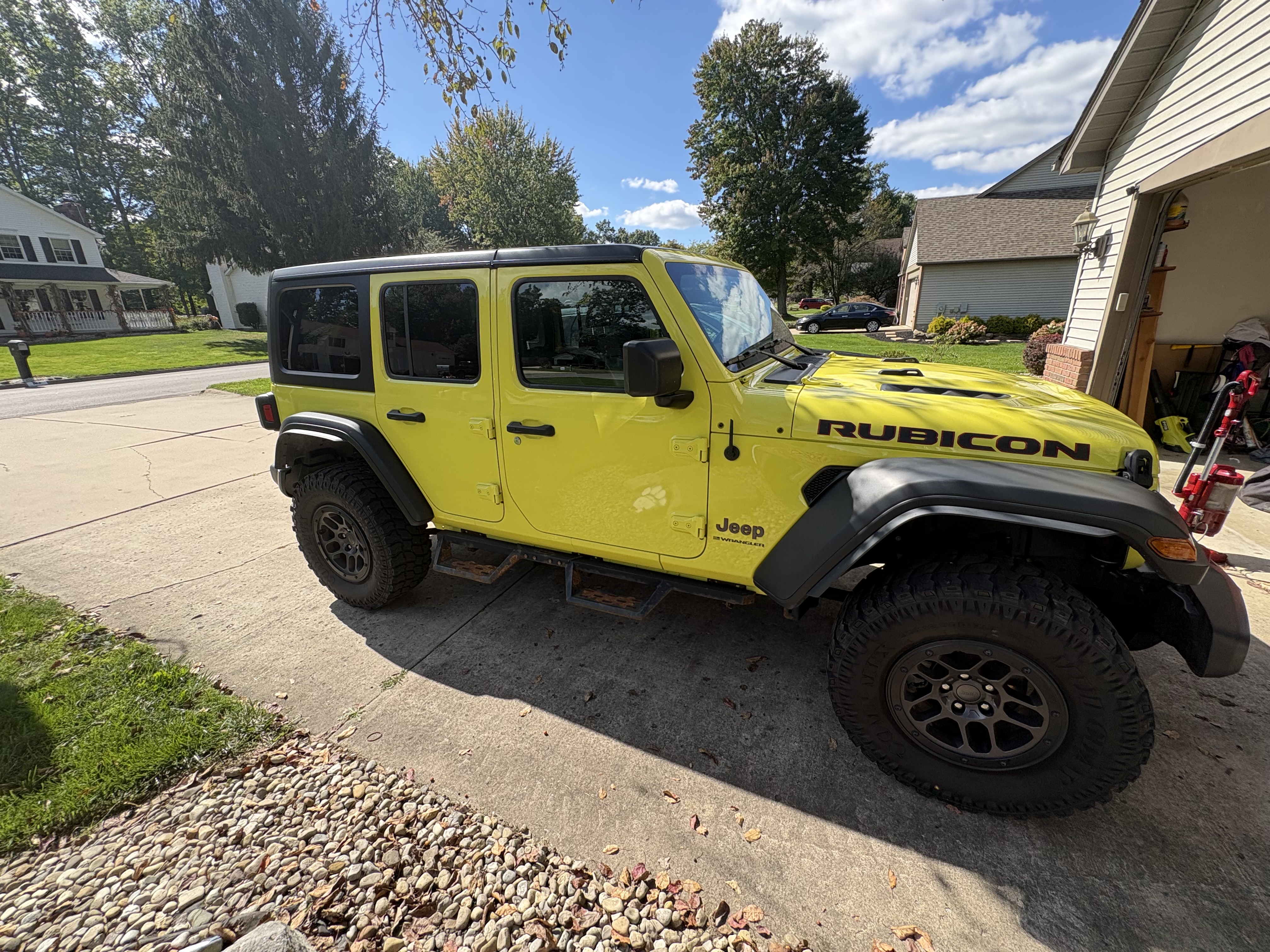 Used 2023 Jeep Wrangler Unlimited Rubicon w/ Xtreme 35 Tire Package AWD/4WD image 2