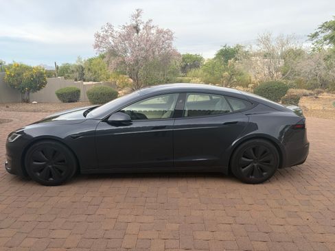 Used 2023 Tesla Model S Standard Range image 4