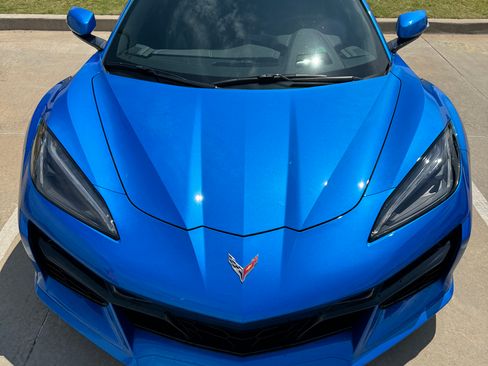 Used 2025 Chevrolet Corvette Z06 w/ Chrome Exterior Badge Package RWD image 2