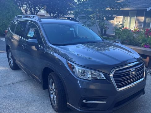 Used 2020 Subaru Ascent Premium w/ Convenience Package AWD/4WD image 4