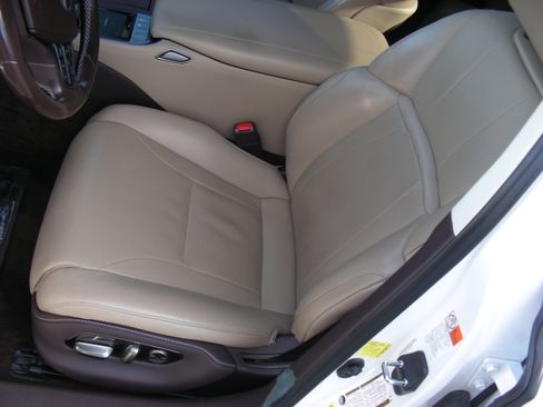 Used 2018 Lexus LS 500 500 Sedan 4D w/ Accessory Package (Z2) image 21