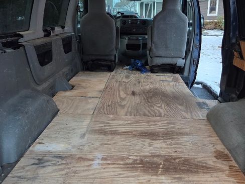 Used 2012 Ford E-150 and Econoline 150 Wagon w/ Interior Upgrade Pkg image 14