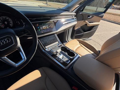 Used 2023 Audi Q7 3.0T Premium Plus image 11