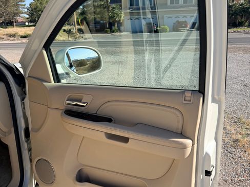 Used 2008 Cadillac Escalade AWD image 21