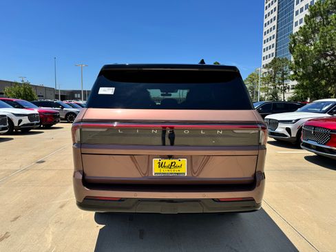 Used 2025 Lincoln Navigator Black Label AWD/4WD image 5