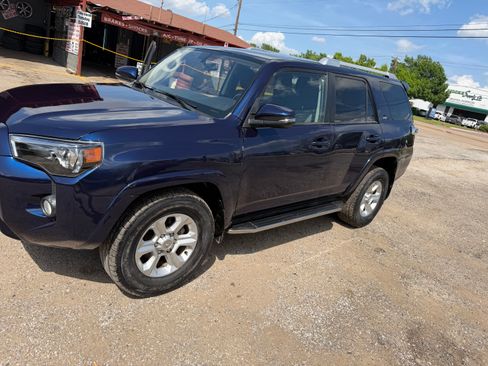 Used 2015 Toyota 4Runner SR5 image 6