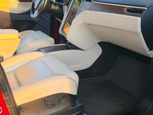 Used 2017 Tesla Model X 100D image 4