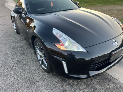 Used 2015 Nissan 370Z Coupe image 9