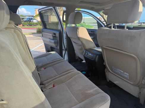 Used 2014 Toyota Sequoia SR5 RWD image 14
