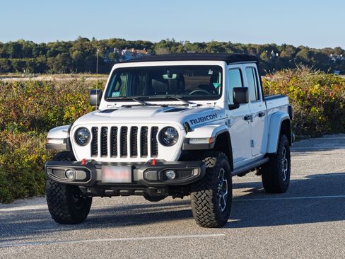 Used 2023 Jeep Gladiator Rubicon w/ Dual Top Group image 8