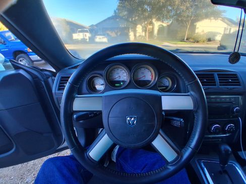 Used 2010 Dodge Challenger R/T image 14