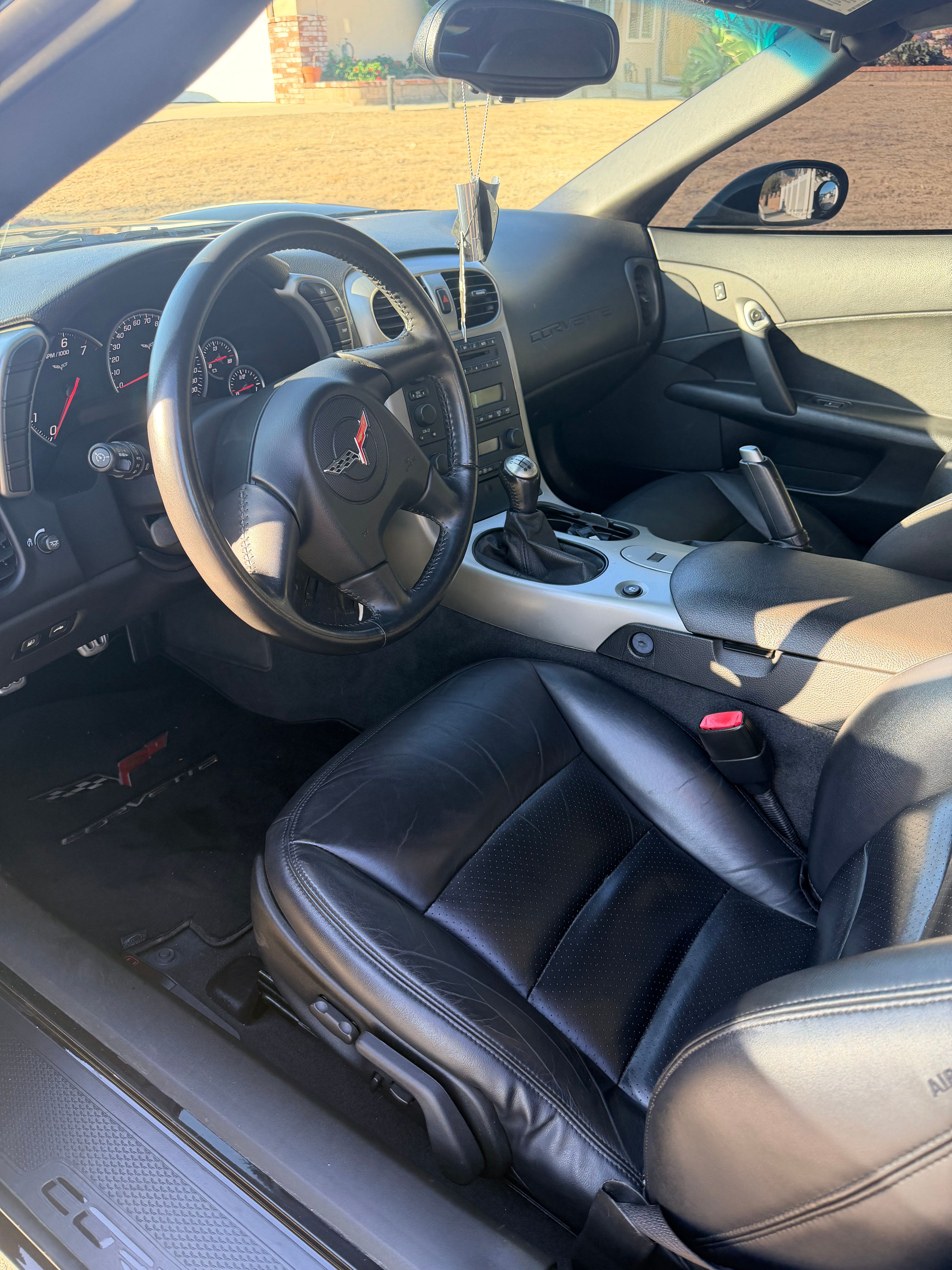 Used 2005 Chevrolet Corvette Convertible w/ Performance Handling Package RWD image 5