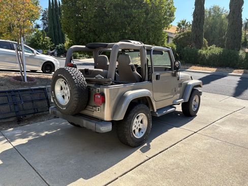 Used 2004 Jeep Wrangler Sahara w/ Dual Top Group image 4
