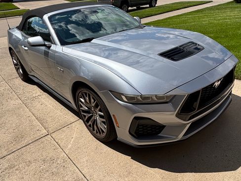 Used 2024 Ford Mustang GT Premium image 1