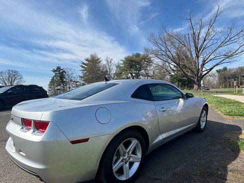 Used 2010 Chevrolet Camaro LT RWD image 4