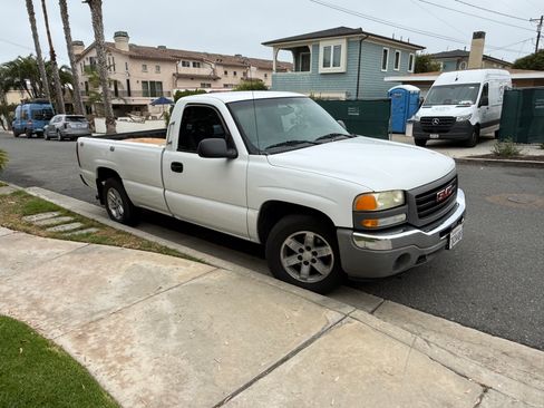 Used 2005 GMC Sierra 1500 W/T RWD image 2