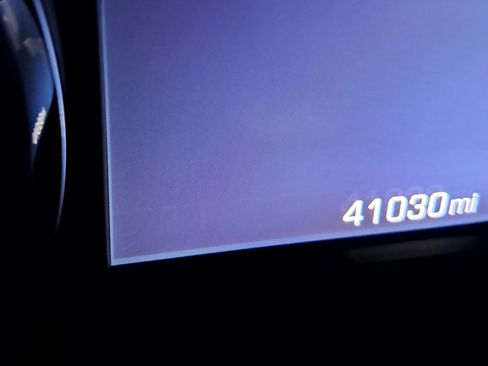 Used 2020 Chevrolet Suburban LT image 14