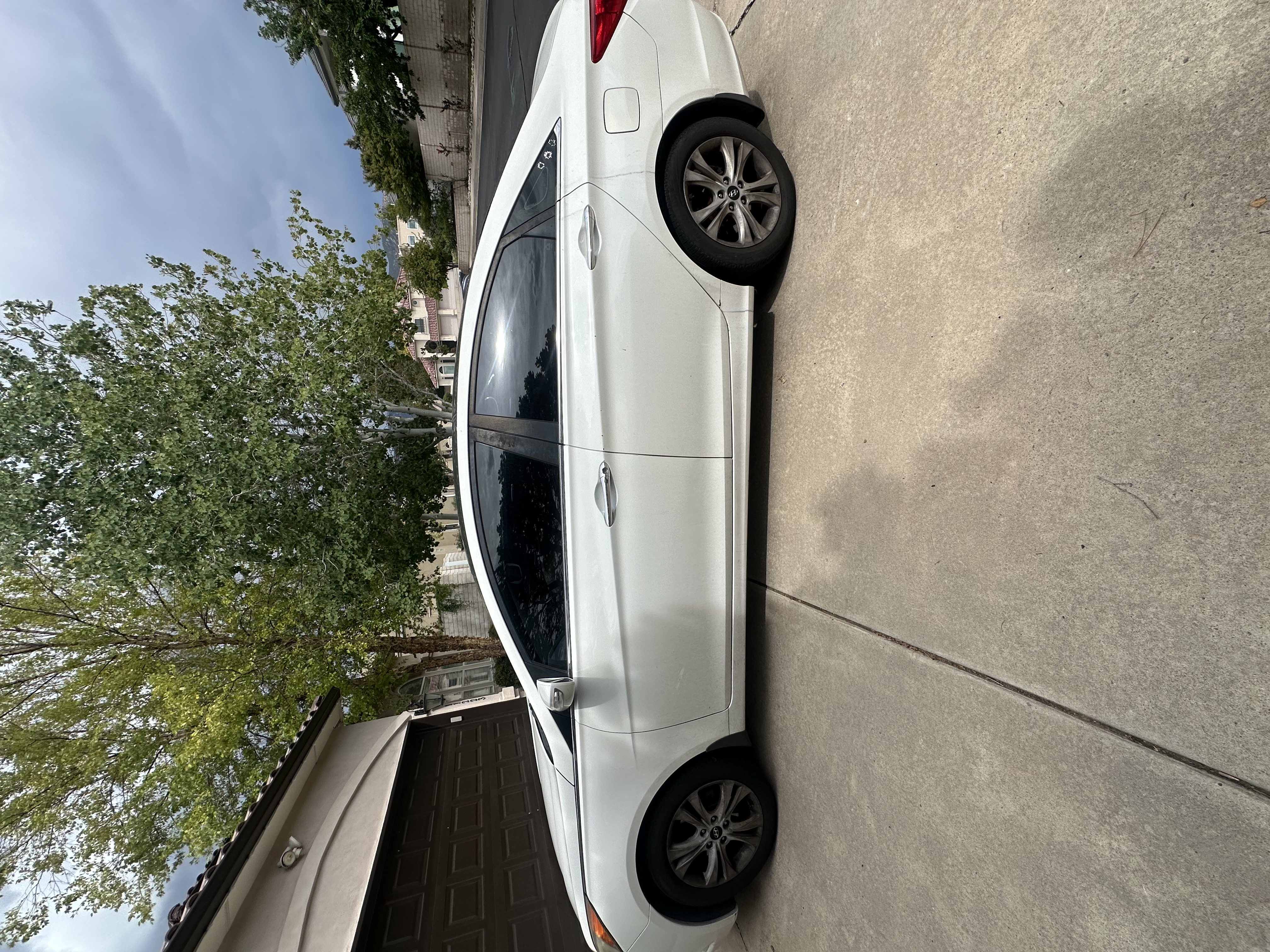 Used 2012 Hyundai Sonata Limited w/ Navigation Pkg FWD image 11