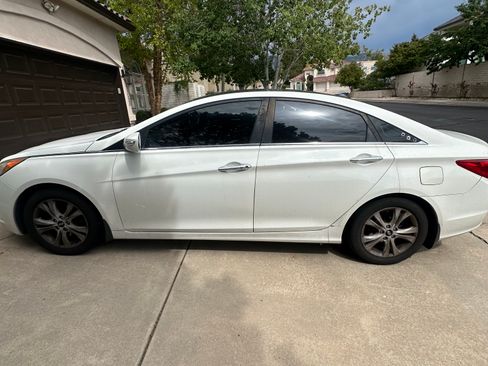 Used 2012 Hyundai Sonata Limited w/ Navigation Pkg FWD image 11