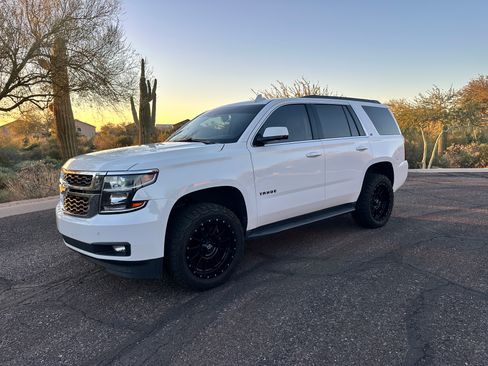 Used 2018 Chevrolet Tahoe LT w/ Luxury Package image 2
