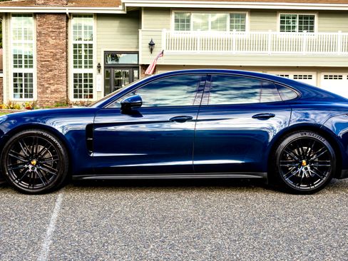 Used 2018 Porsche Panamera 4S image 5