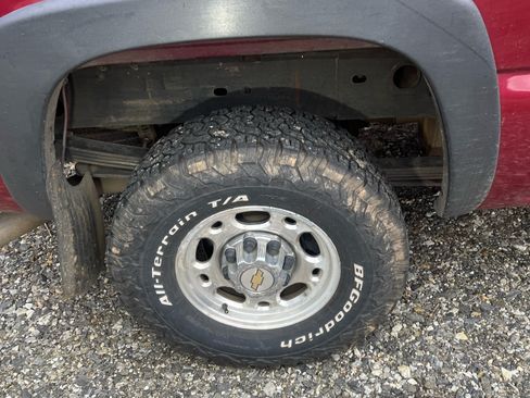 Used 2006 Chevrolet Silverado 2500 LT w/ Heavy-Duty Power Package image 17