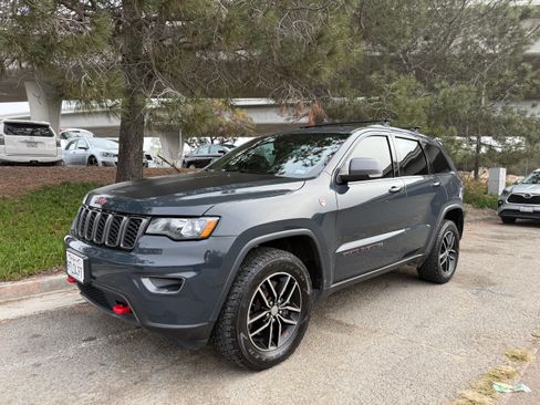 Used 2017 Jeep Grand Cherokee Trailhawk image 13