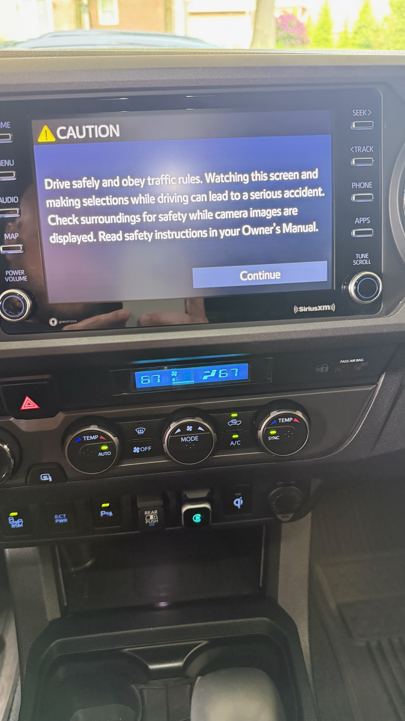 Used 2023 Toyota Tacoma TRD Off-Road w/ Technology Package AWD/4WD image 16