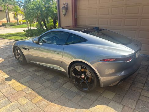 Used 2021 Jaguar F-TYPE Coupe RWD image 1